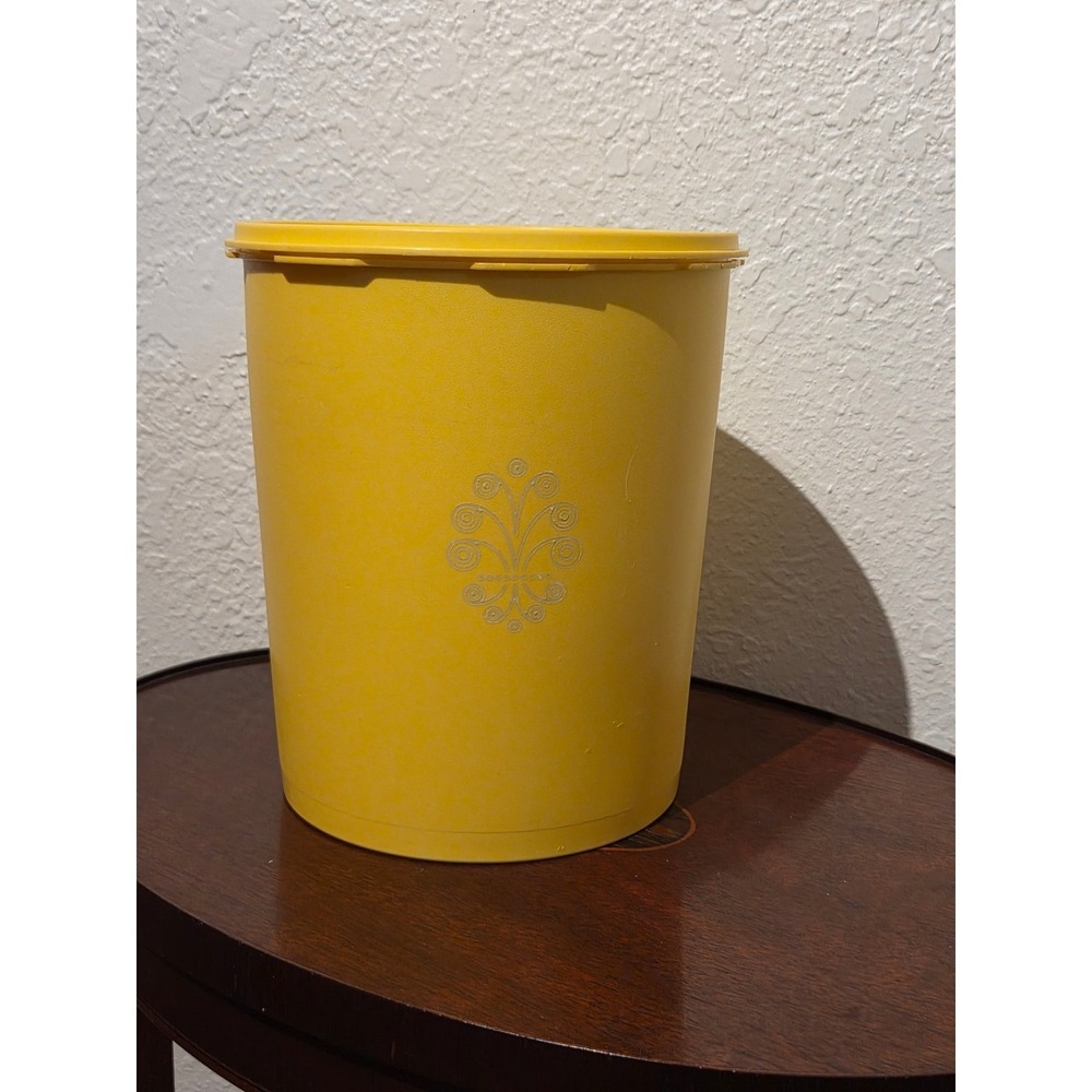 Vintage Tupperware Servalier Canister‎ 805-3 Yellow Sunburst Lid 8.5 Inch